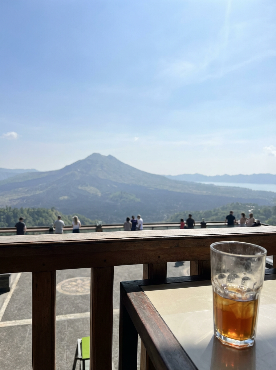 낀따마니 고원에서 본 바투르 화산 전경
